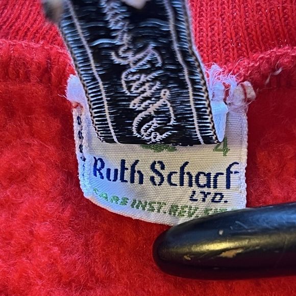 Vintage Saks Fifth Avenue Red Cotton Pullover Crewneck Sweatshirt Kids Dancer - Picture 6 of 10